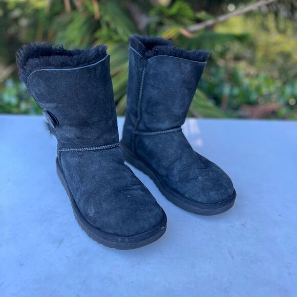 Ugg Boots Womens Size: 8 - Picture 1 of 7